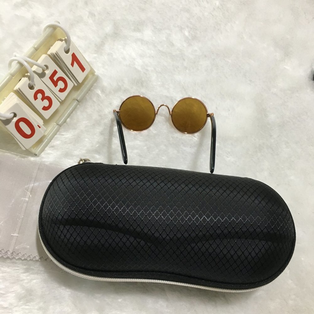 Gold Frame Red Round Lens Sunglasses For Pet - Picture 3 of 4